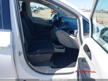 Chrysler Voyager V 2020 Chrysler Voyager 2020 r., 3,6L LX 3.6 Benzyna 287KM, zdjęcie 8