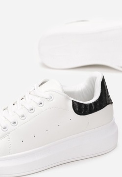 Бело-черные кроссовки 38