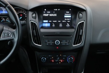 Ford Focus III Hatchback 5d facelifting 1.0 EcoBoost 125KM 2017 Ford Focus 1.0 EcoBoost, Salon Polska, Serwis ASO, zdjęcie 12
