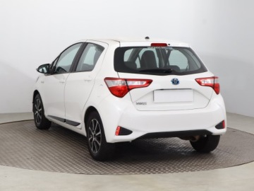 Toyota Yaris III Hatchback 5d Facelifting 2017 1.5 Hybrid 100KM 2018 Toyota Yaris 1.5 Hybrid, Salon Polska, Automat, zdjęcie 3