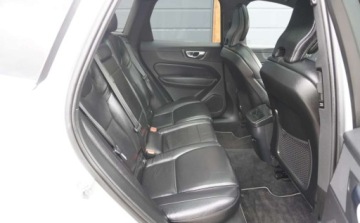 Volvo XC60 II Crossover T5 250KM 2019 Volvo XC 60 Bezwypadkowy Serwisowany 1-Wlasciciel Navi Panorama R-DESIGN P, zdjęcie 10