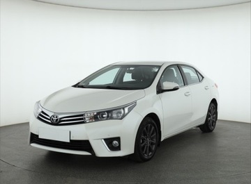 Toyota Corolla XI Sedan 1.6 Valvematic 132KM 2015 Toyota Corolla 1.6 Valvematic, Salon Polska, zdjęcie 1
