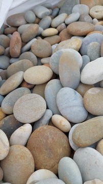 МНОГОЦВЕТНАЯ ГАЛЬКА ПЛОСКАЯ 60/120 мм 1 кг САДОВАЯ