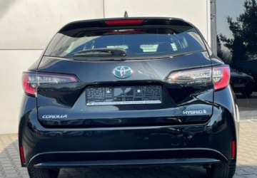 Toyota Corolla XII TS Kombi 1.8 Hybrid 122KM 2020 Toyota Corolla Hybryda Automat Navi Kamera Led Grzane fotele Tempomat, zdjęcie 10