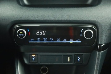 Toyota Yaris IV Hatchback 1.5 Hybrid Dynamic Force 116KM 2021 Toyota Yaris 1.5 VVT-i Hybrid, Salon Polska, zdjęcie 9