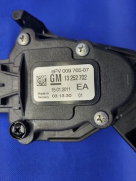 ПОТЕНЦИОМЕТР ПЕДАЛИ АКСЕЛЕРАТОРА OPEL ASTRA J 2.0 CDTI