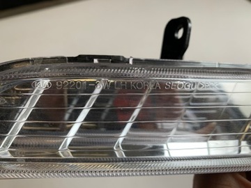 HALOGEN LEVÝ KIA SPORTAGE III 10-15R 92201-3W
