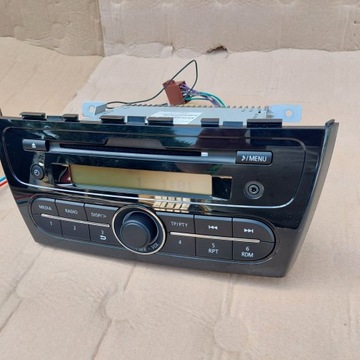 Магнитола Mitsubishi Space Star CD работает.