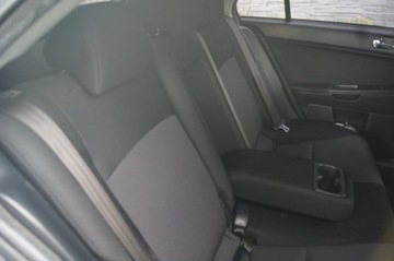 MITSUBISHI LANCER VIII SEDADLA VNITŘEK BOKY