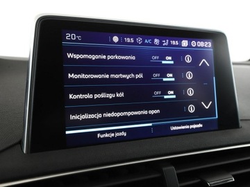 Peugeot 3008 II Crossover 1.2 PureTech 130KM 2017 Peugeot 3008 Navi Klimatyzacja Czujniki parkowania, zdjęcie 26
