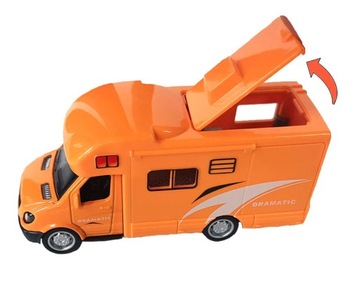 КАМЕРА, МЕТАЛЛИЧЕСКИЙ КЕМПИНГОВЫЙ АВТОМОБИЛЬ С ЦВЕТАМИ DRIVE