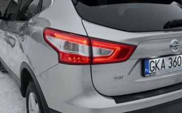 Nissan Qashqai II Crossover 1.2 DIG-T 115KM 2016 Nissan Qashqai 1.2 DIG-T N-Vision Xtronic Kamera 360 Nawigacja 1.2 Benzyna, zdjęcie 5