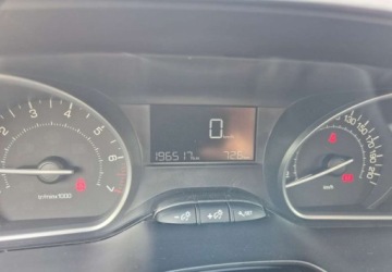 Peugeot 2008 I SUV Facelifting 1.2 PureTech 82KM 2016 Peugeot 2008 Peugeot 2008 PureTech 82 Active 1.2 Benzyna 82KM, zdjęcie 25