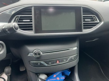 Peugeot 308 II 2014 Peugeot 308 SW 1.6 HDI 120 KM Panorama dach Hak, zdjęcie 6