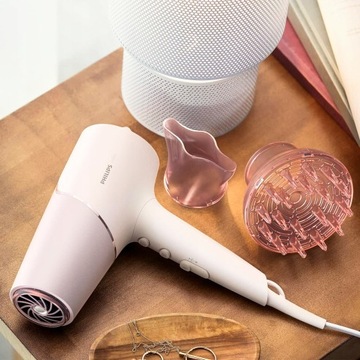 МОЩНЫЙ фен Philips.