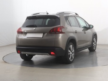 Peugeot 2008 I SUV Facelifting 1.2 PureTech 110KM 2017 Peugeot 2008 1.2 PureTech, Salon Polska, zdjęcie 4