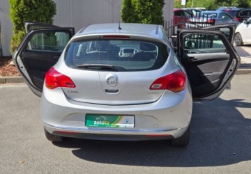 Opel Astra J GTC 1.4 Turbo ECOTEC 140KM 2014 Opel Astra Opel Astra Klimatronik Podg. fotelei kierownica 140km 1.4 140KM, zdjęcie 16