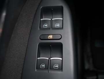 Volkswagen Touran II 2.0 TDI 140KM 2012 VW Touran 2.0 TDI, DSG, 7 miejsc, Klima, zdjęcie 21