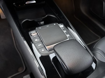 Mercedes GLB SUV 2.0 200d 150KM 2022 Mercedes-Benz GLB 200, zdjęcie 19