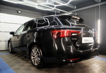 Toyota Avensis III Wagon Facelifting 2015 2.0 D-4D 143KM 2015 Toyota Avensis PL Salon _ kombi _ kamera cofania _ Alu17_ 2.0 Diesel 143KM, zdjęcie 1