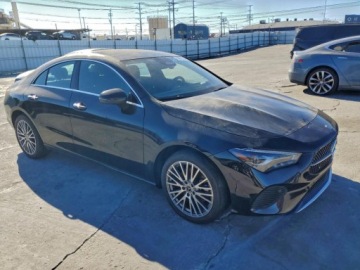 Mercedes CLA C118/X118 2025 Mercedes-Benz CLA 2025 MERCEDES-BENZ CLA 250 4MATIC 2.0 Benzyna 238KM, zdjęcie 3