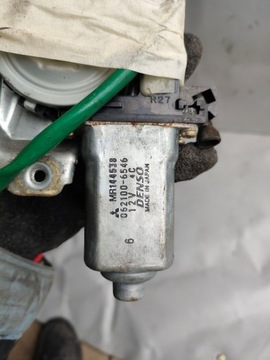 ZVEDÁK MOTOREK OKNO MITSUBISHI OE MR144538