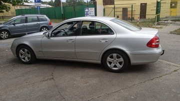 Mercedes Klasa E W211 Sedan W211 2.7 (270 CDI) 177KM 2002 MERCEDES BENZ- E270 CDI, zdjęcie 3