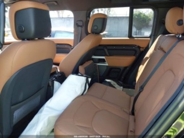 Land Rover Defender IV (L663) 2024 Land Rover Defender 110 P500 SE 2024 5.0 Benzyna 493KM, zdjęcie 15