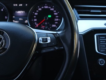 Volkswagen Passat B8 Variant 2.0 TDI BlueMotion SCR 150KM 2017 VW Passat 2.0 TDI, Automat, Skóra, Navi, Klima, zdjęcie 19
