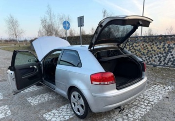 Audi A3 8P Hatchback 3d 2.0 TDI PD 140KM 2005 Audi A3 3-drzwiowe Audi A3 3-drzwiowe 2.0 TDI Attraction 2.0 Diesel 140KM, zdjęcie 16