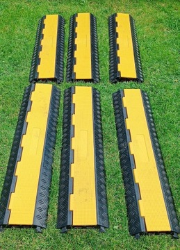 NAJAZD PROGOWY kablowy OCHRONNY 100cm 2 kanały GUMA ( DEFEKT CZYTAJ OPIS )