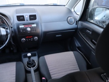 Fiat Sedici 2.0Multijet DPF 135KM 2012 Fiat Sedici 2.0 MultiJet, 4X4, Klima, zdjęcie 7