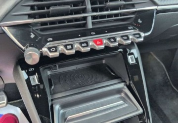 Peugeot 2008 II SUV Facelifting 1.2 Hybrid 145 145KM 2025 Peugeot 2008 II (2019-) SalonPL FV23 Zadbany mHev 145KM Kredyt 0 Leasing 1, zdjęcie 18