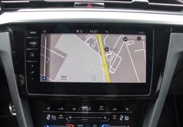 Volkswagen Arteon Fastback Facelifting 2.0 TSI 190KM 2021 Volkswagen Arteon 2.0TSI 190KM DSG, R-Line, Podgrzewane fotele, Podgrzewan, zdjęcie 16