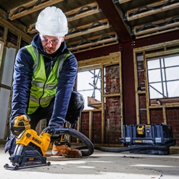 Шлифмашина по бетону 125мм 54В 2х6Ач DeWALT DCG4610T2