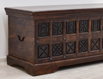 Индийский колониальный ствол, массив акации.