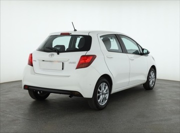 Toyota Yaris III Hatchback 5d Facelifting 1.33 Dual VVT-i 99KM 2016 Toyota Yaris 1.33 Dual VVT-i, Salon Polska, zdjęcie 4