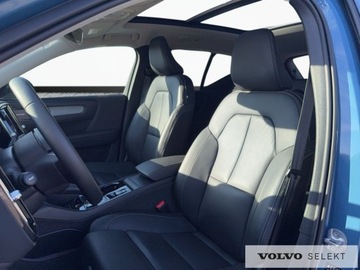 Volvo XC40 Crossover Facelifting 2.0 B4 197KM 2025 Volvo XC 40 VOLVO XC40 B4 Plus Dark Benzyna (197+1, zdjęcie 17