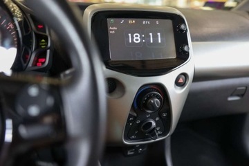 Toyota Aygo II Hatchback 5d 1.0 VVT-i 69KM 2017 Toyota Aygo 1.0 VVT-i X-play Benzyna 69KM, zdjęcie 9