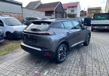 Peugeot 2008 II SUV 1.2 PureTech 100KM 2020 Peugeot 2008 PEUGEOT 2008 1.2 Benzyna 101KM, zdjęcie 3