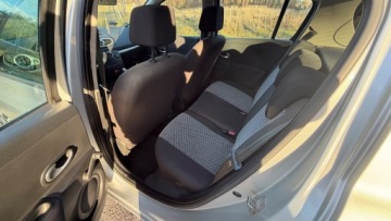 Renault Clio III Hatchback 5d 1.6 i 16V 88KM 2007 Renault Clio Raty 1.6 benz 88KM Klimatronic. bogata wersja Zarej w PL Gwar, zdjęcie 10