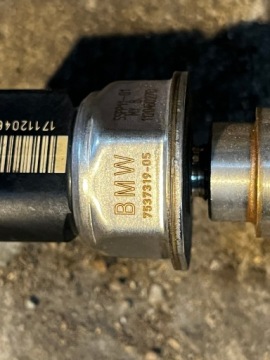 4 BMW N43 ТОПЛИВНАЯ РЕЙКА 7562474 7614317 7537319