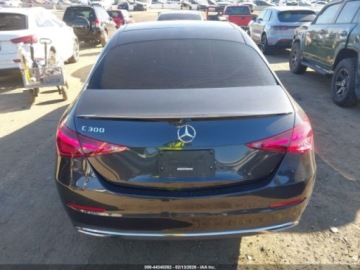 Mercedes Klasa C W206 2024 Mercedes-Benz Klasa C C 300 SEDAN, 2023r., 2.0L 2.0 Hybryda 255KM, zdjęcie 7