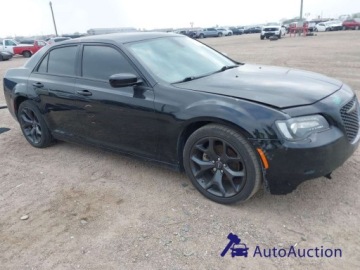 Chrysler 300C II 2023 Chrysler 300 2023 CHRYSLER 300 TOURING 3.6 Benzyna 292KM