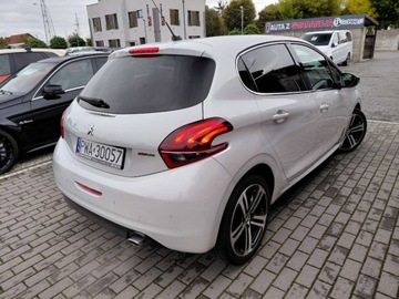 Peugeot 208 I Hatchback 5d Facelifting 1.2 PureTech 110KM 2016 Peugeot 208 GT Line Kamera Klimatronik PDC Sensor Alu 1.2 Benzyna 110KM, zdjęcie 6