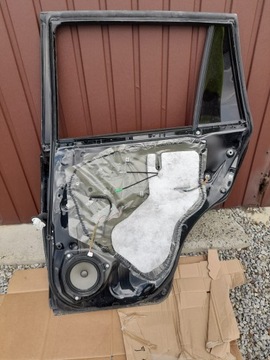 DVEŘE PRAVÉ ZADNÍ TOYOTA RAV4 IV 12-18