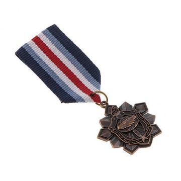 4xVintage Unisex odznaki wojskowe z medalem w
