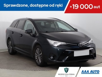 Toyota Avensis III Wagon Facelifting 2015 1.8 Valvematic 147KM 2017 Toyota Avensis 1.8 Valvematic, Salon Polska