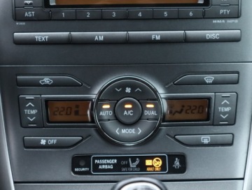 Toyota Auris I 2010 Toyota Auris 1.6 Valvematic, Automat, Klima, zdjęcie 14