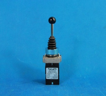 ПРОМЫШЛЕННЫЙ ДЖОЙСТИК-МАНИПУЛЯТОР 4 ОСИ 3А 240В